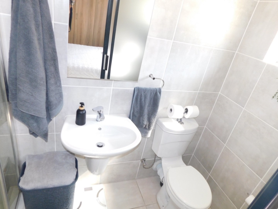 1 Bedroom Property for Sale in Firlands Western Cape